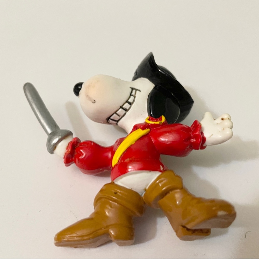 Vintage 1960s Peanuts Snoopy Pirate & Belle PVC Figurine UFS - Picture 3 of 16